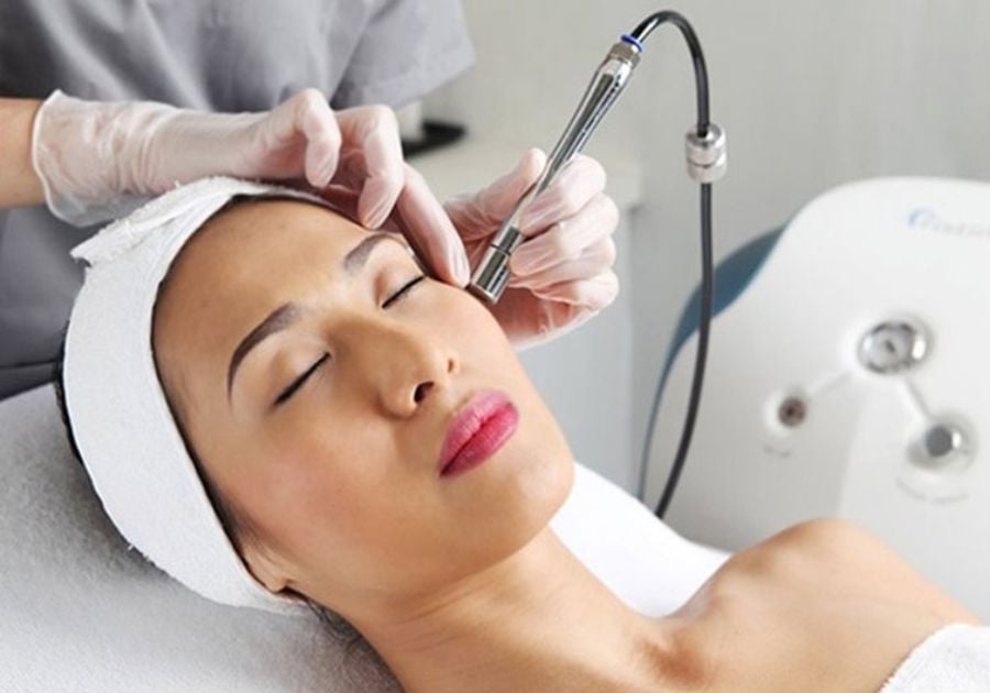 Bắn tàn nhang bằng tia laser là cách trị tàn nhang bằng công nghệ cao được nhiều người lựa chọn