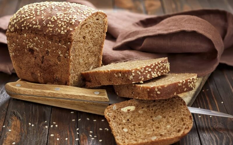 Bánh mì nguyên cám là lựa chọn hoàn hảo cho người đang ăn kiêng