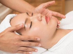 Các liệu trình massage thư giãn tại spa