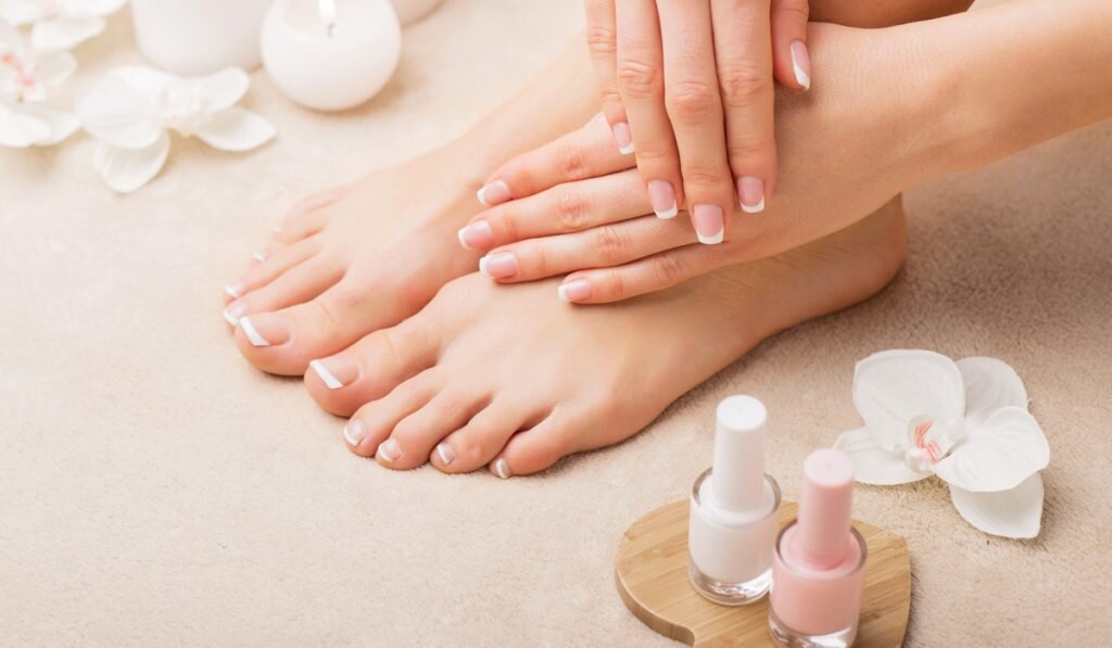 Chăm sóc móng chân đúng cách giúp bạn sở hữu đôi bàn chân sáng đẹp