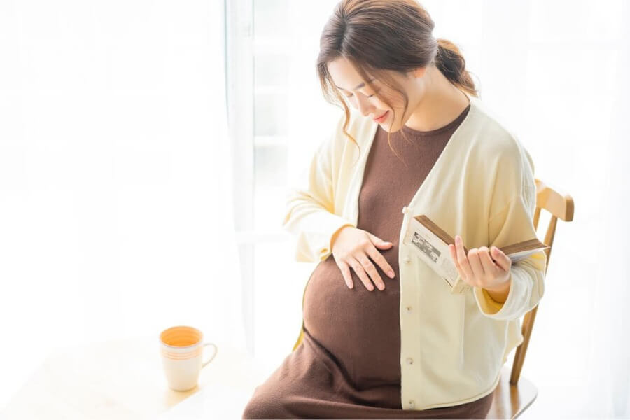 Khi bị khó thở mẹ bầu cần phải tập hít thở sâu mới cung cấp đủ oxy cho con