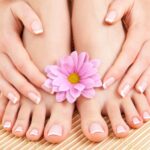 Luôn giữ cho móng tay. móng chân sạch sẽ