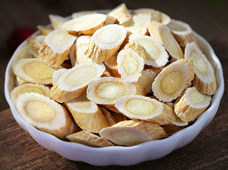 Nguyên liệu hoàng kỳ dùng để nấu cháo trùng thảo