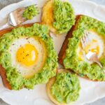 Sandwich trứng ốp sốt bơ – Thực đơn giảm cân cấp tốc