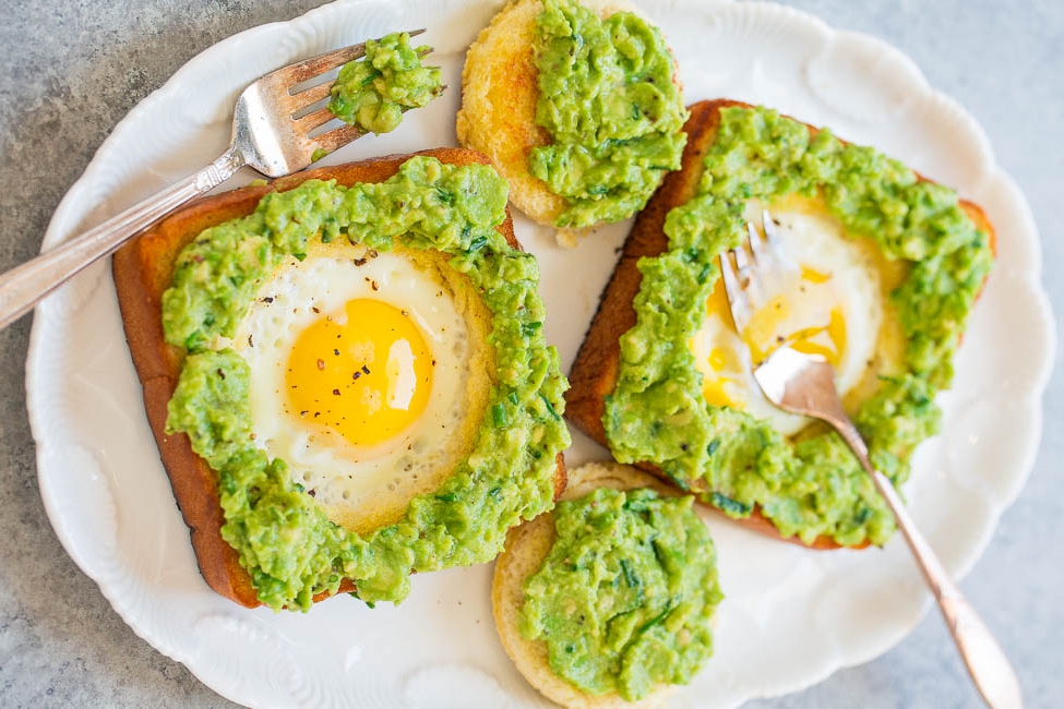 Sandwich trứng ốp sốt bơ – Thực đơn giảm cân cấp tốc