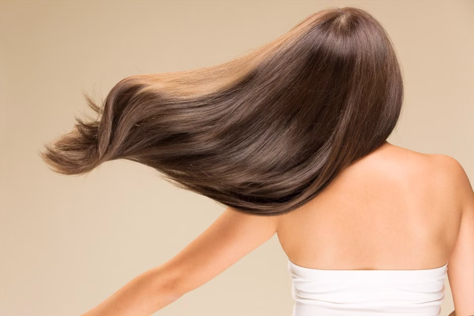 Sử dụng các loại thực phẩm chức năng cũng là cách chăm sóc tóc duỗi hiệu quả